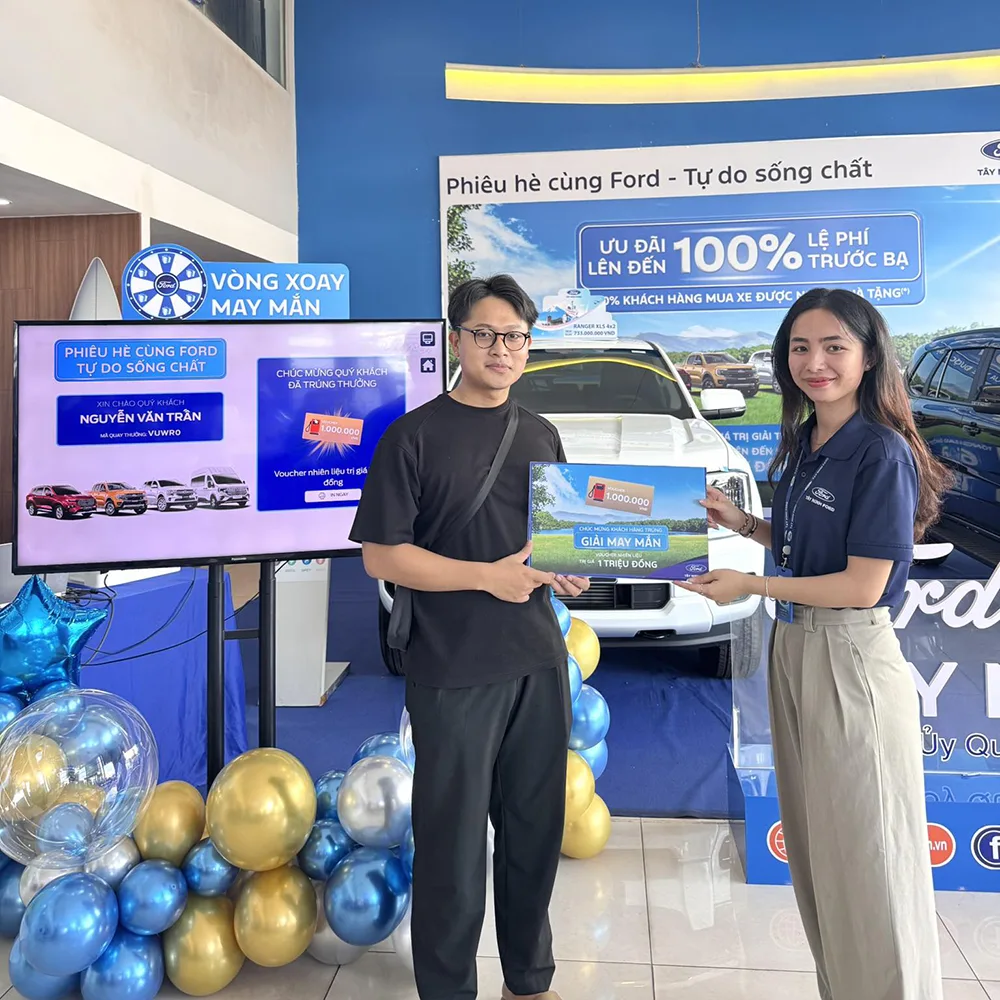 Slide ảnh giao xe ở trang chủ
