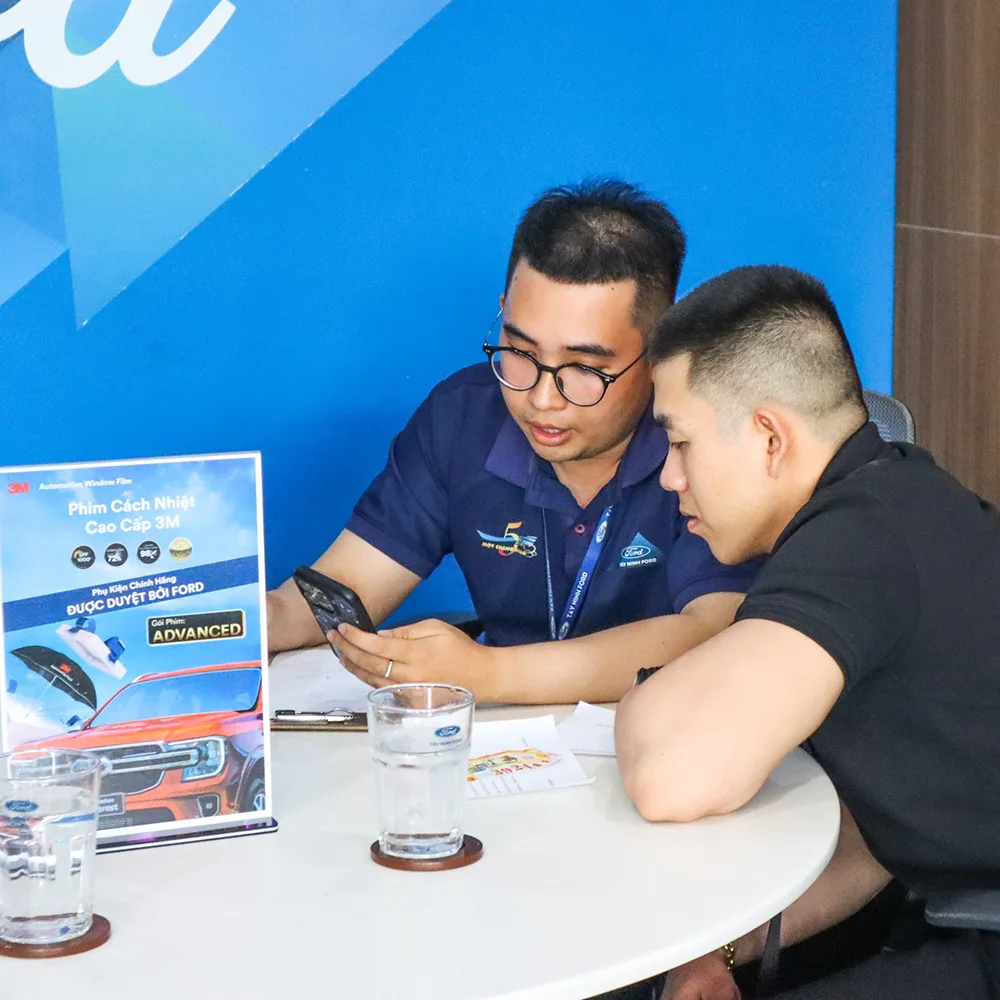 Slide ảnh giao xe ở trang chủ